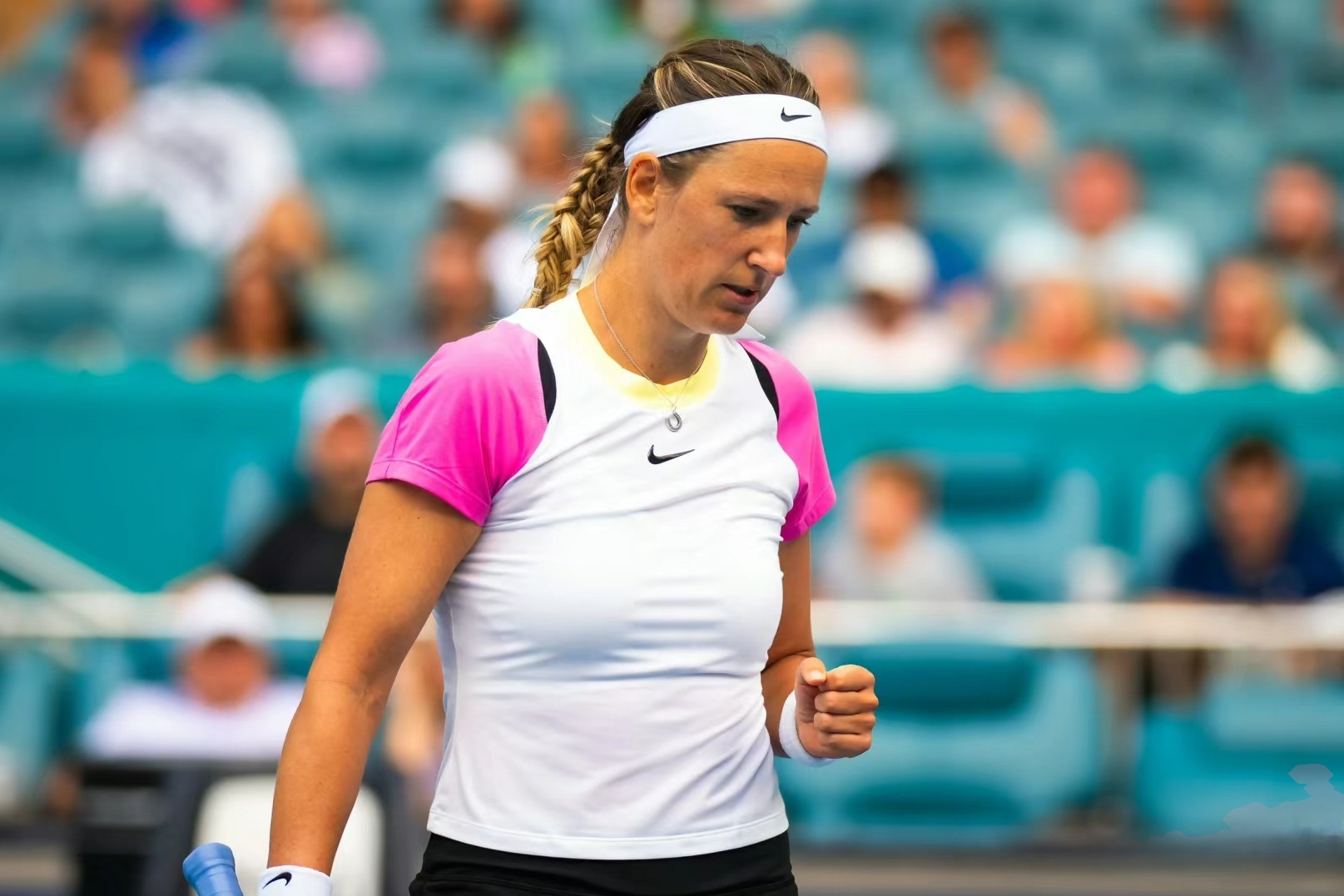 包含阿扎伦卡在巴塞罗那比赛中大胜，挺进下一轮引发热议！的词条