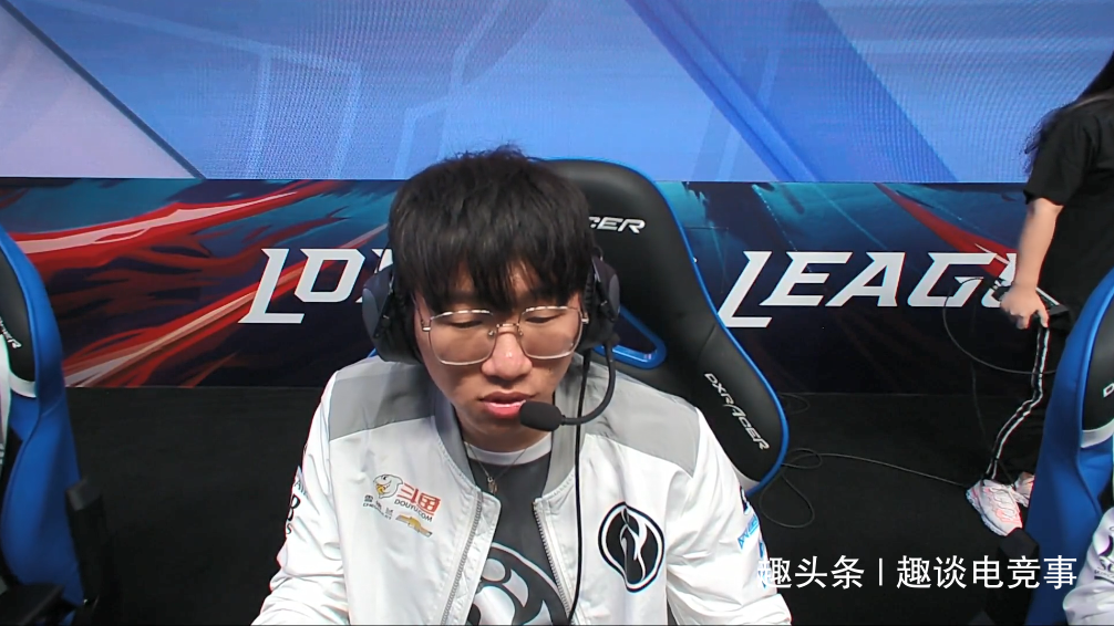 包含Ning迎来七赛季高光表现，TES球迷沸腾！的词条